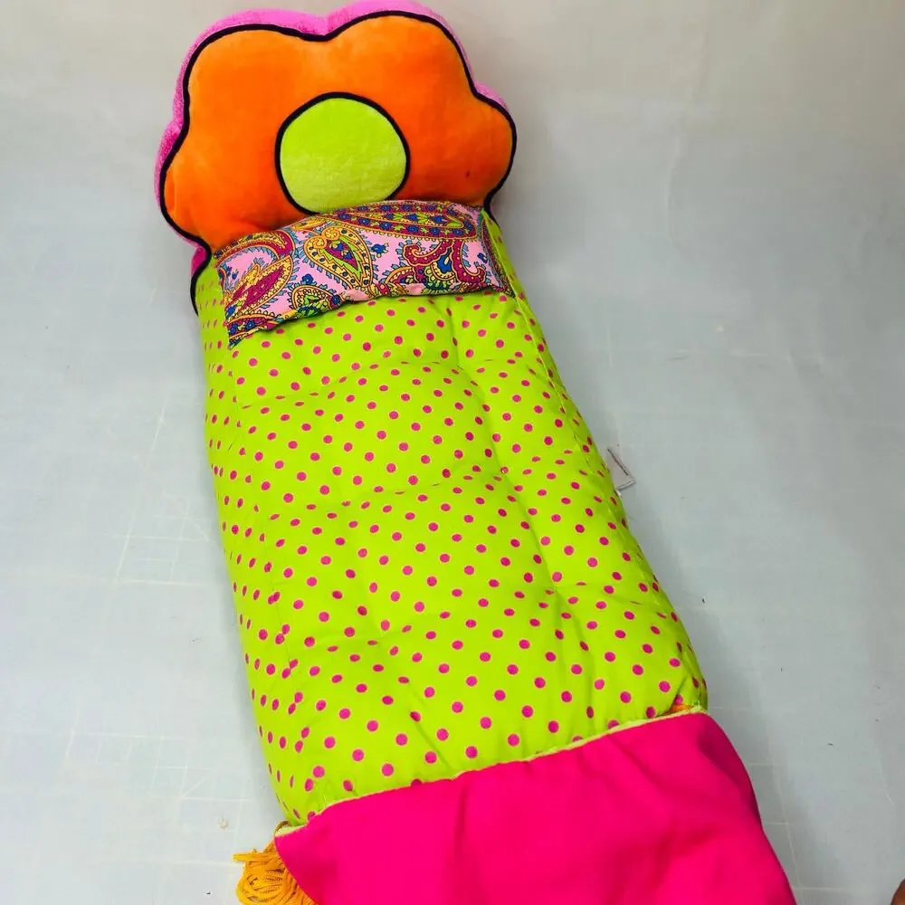 Groovy Girls lot  9 dolls, bed and Desk Manhattan Toy
